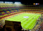 詹姆斯重返赛场，晋级下一阶段首场状态出色，DWG观众沸腾！观众掌声雷动